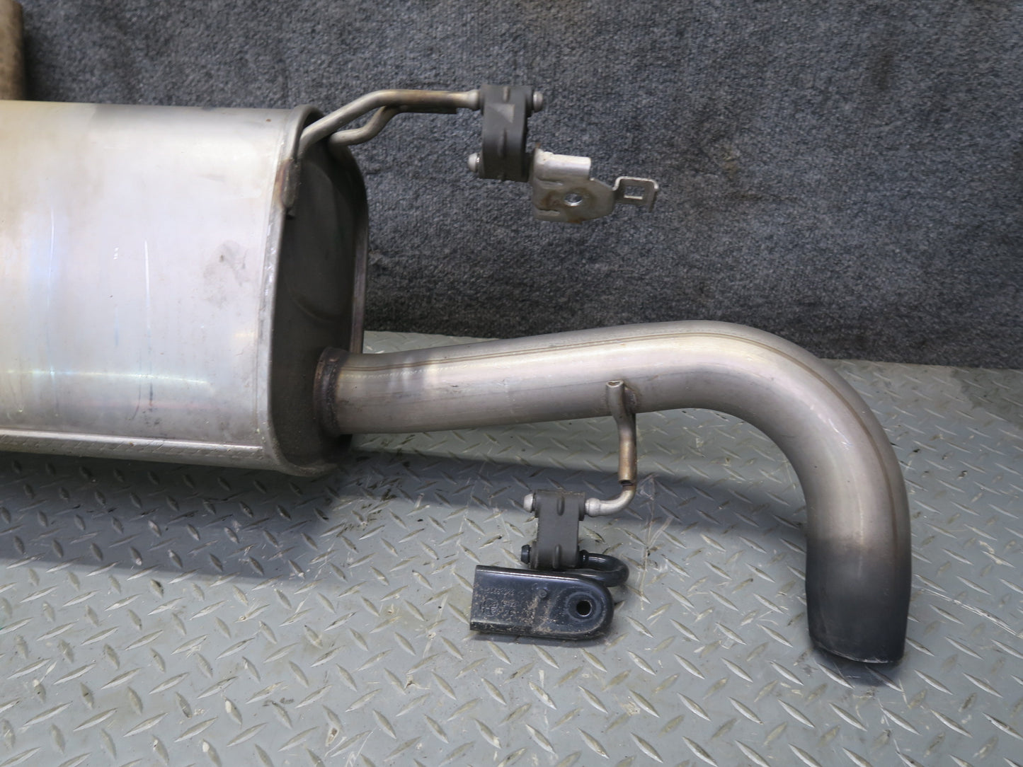2017-2023 Alfa Romeo Stelvio Q4 2.0L Rear Exhaust Muffler Assembly