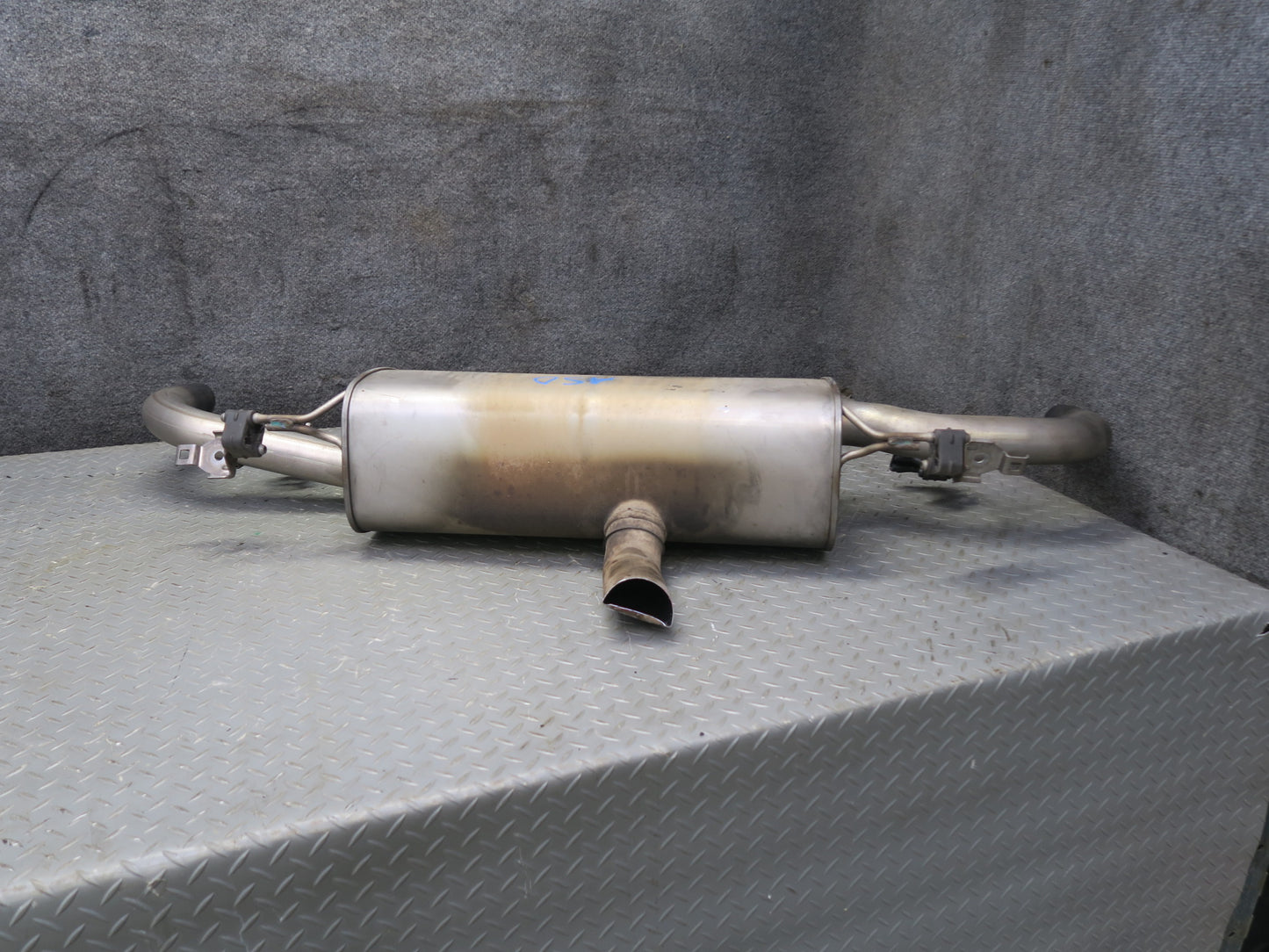 2017-2023 Alfa Romeo Stelvio Q4 2.0L Rear Exhaust Muffler Assembly