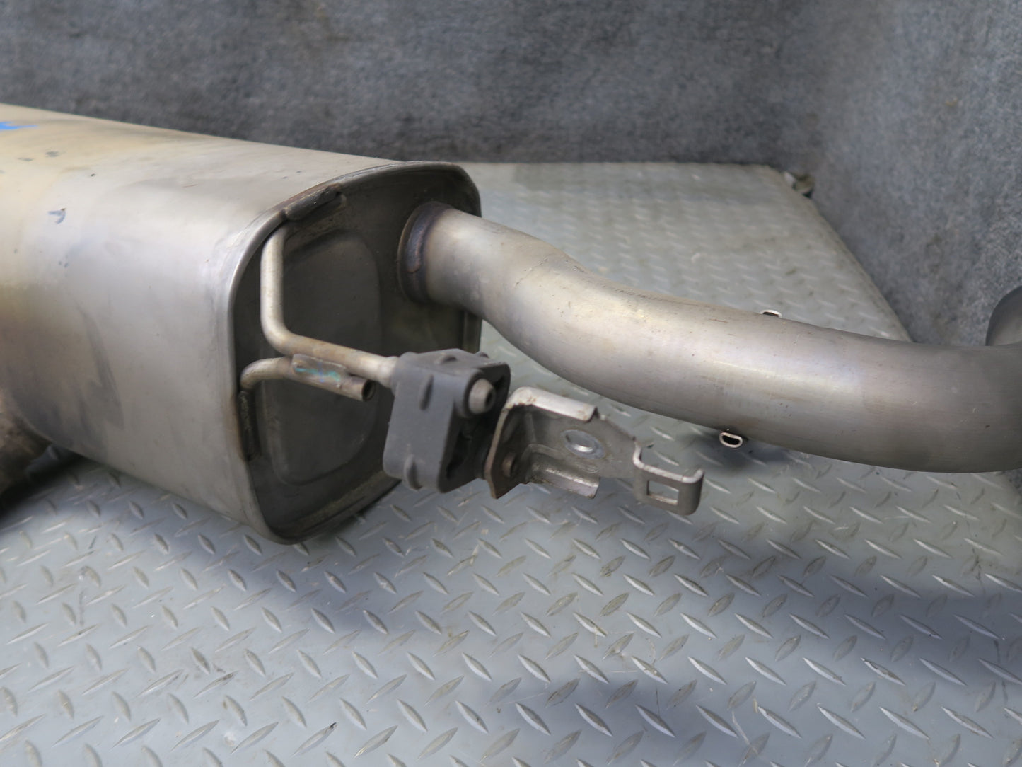 2017-2023 Alfa Romeo Stelvio Q4 2.0L Rear Exhaust Muffler Assembly
