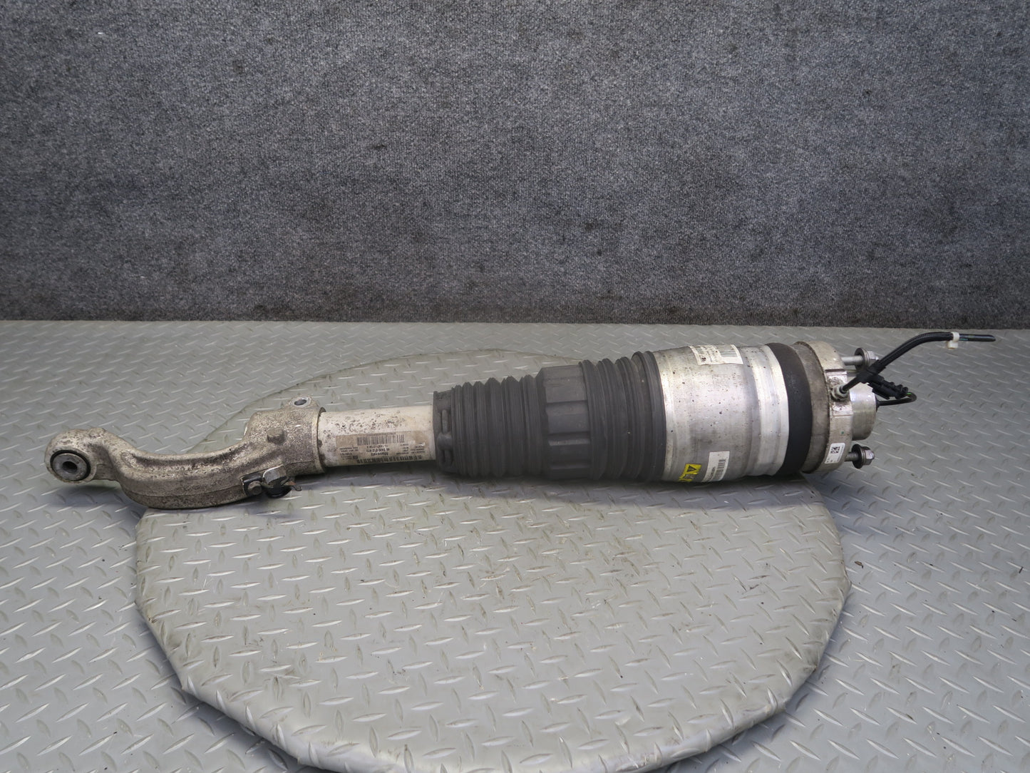 2017-2020 Maserati Levante M161 AWD Front Left Air Strut Shock Absorber 94k