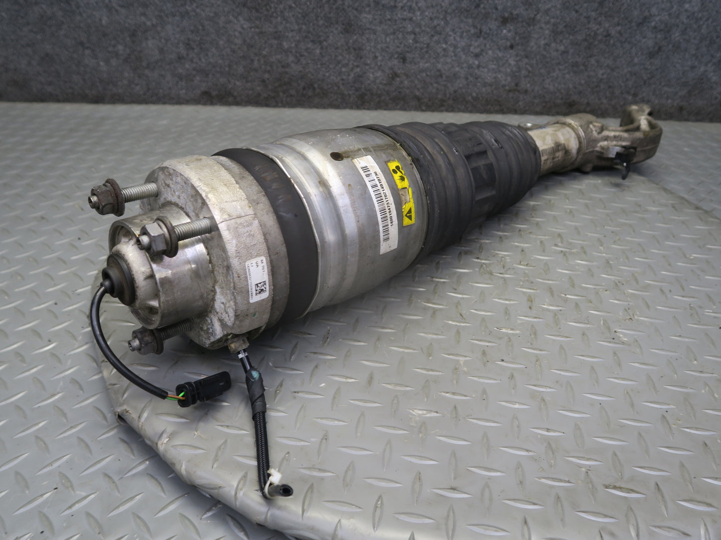 2017-2020 Maserati Levante M161 AWD Front Left Air Strut Shock Absorber 94k