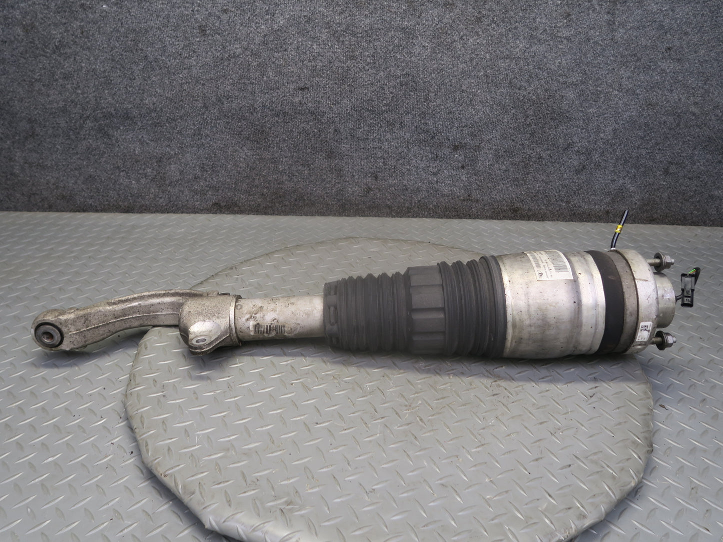 2017-2020 Maserati Levante M161 AWD Front Right Air Strut Shock Absorber 94k