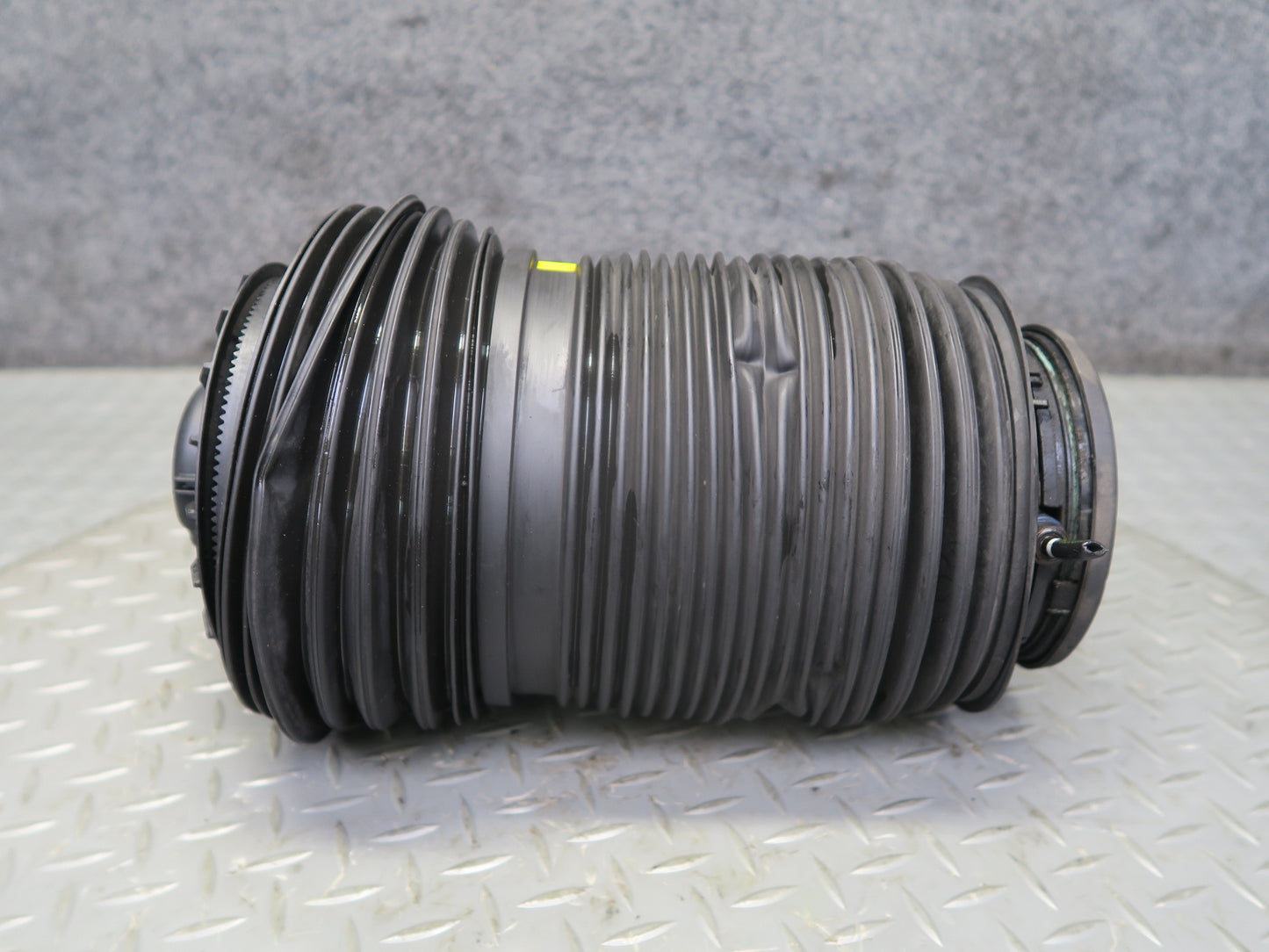 2017-2020 Maserati Levante M161 Rear Left or Right Air Shock Strut Spring