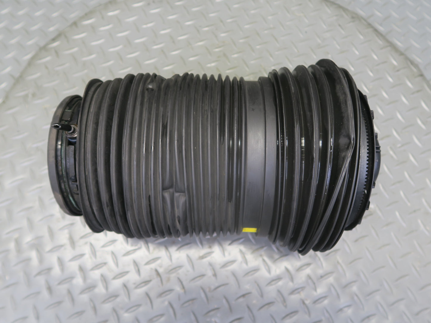2017-2020 Maserati Levante M161 Rear Left or Right Air Shock Strut Spring