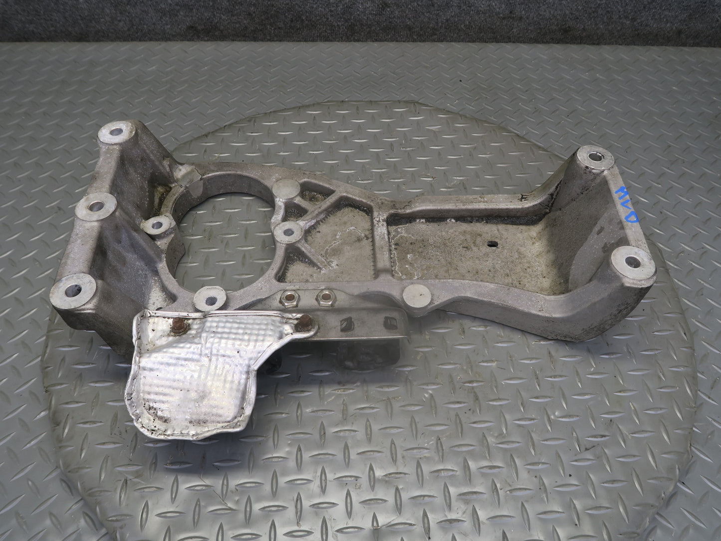 2017-2020 Maserati Levante M161 Automatic Transmission Mount Bracket Support
