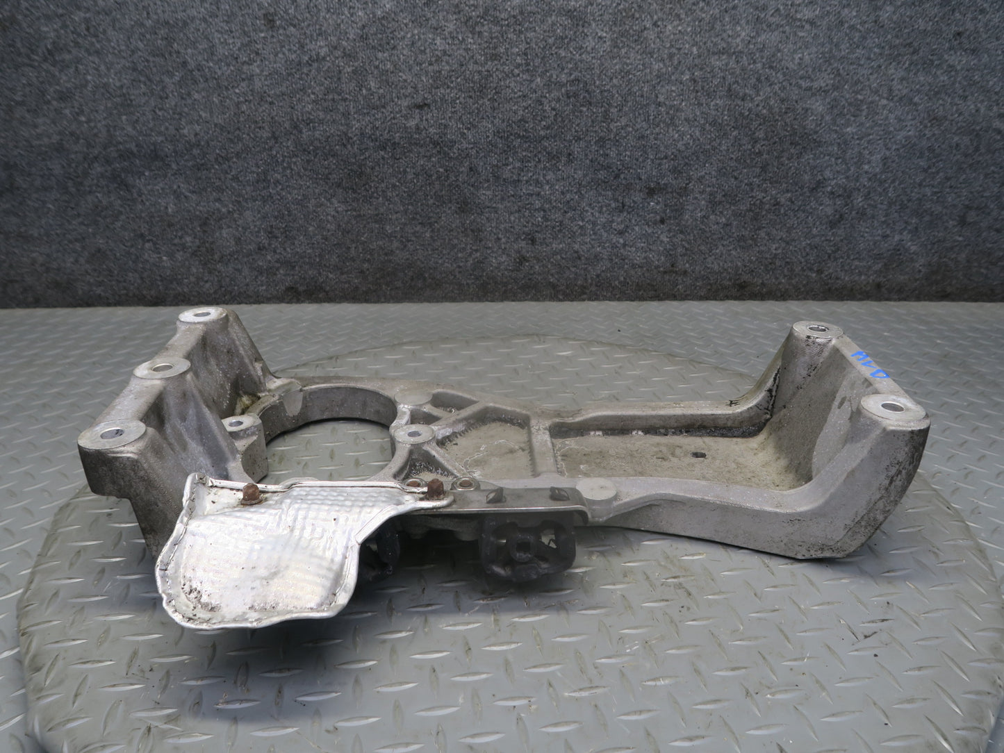 2017-2020 Maserati Levante M161 Automatic Transmission Mount Bracket Support