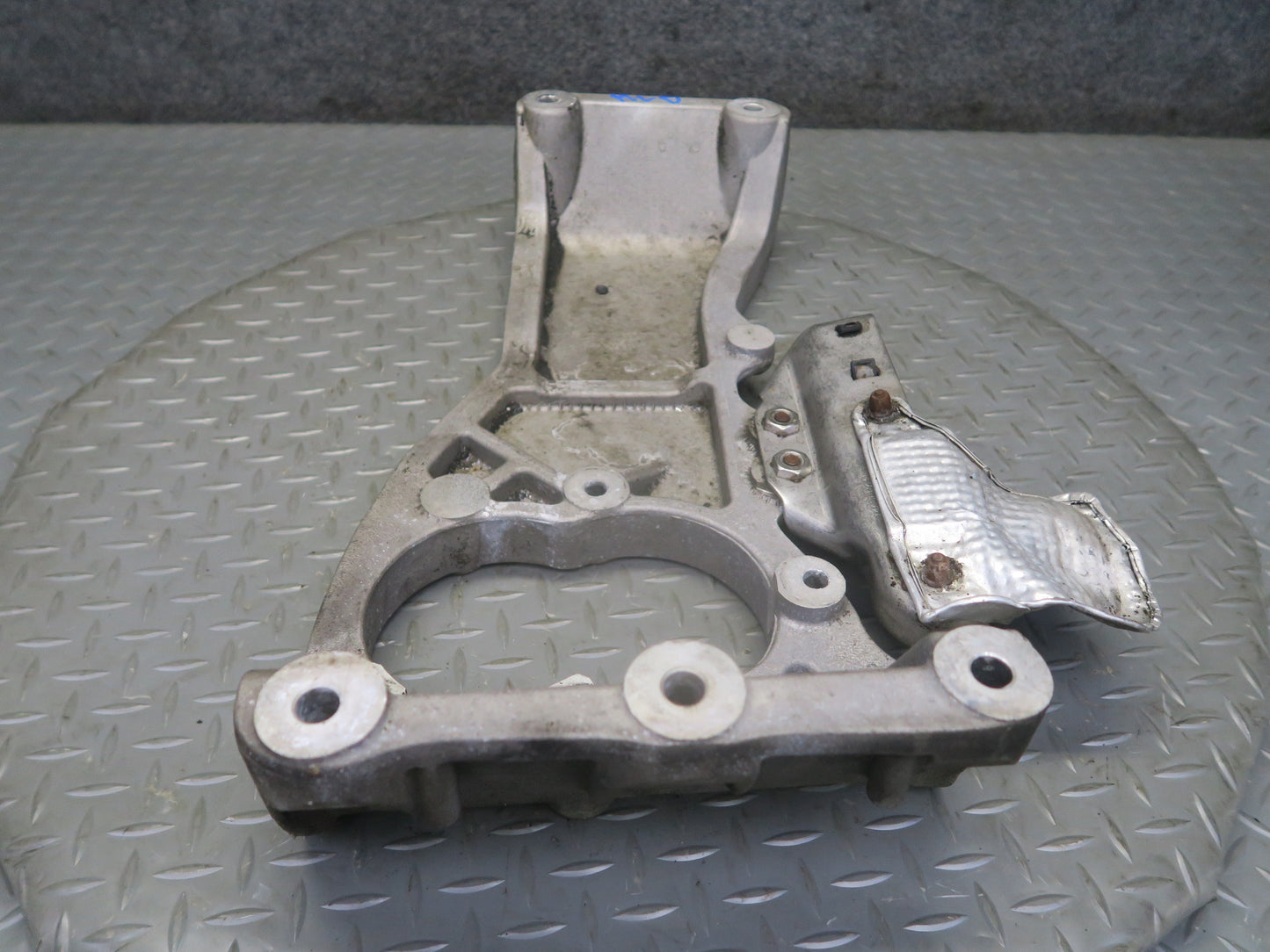 2017-2020 Maserati Levante M161 Automatic Transmission Mount Bracket Support