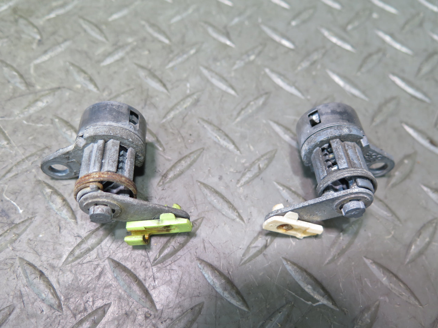 87-89 Toyota MR2 AW15 Ignition Door Glove Rear Trunk Cylinder Lock 3 KEY Set OEM