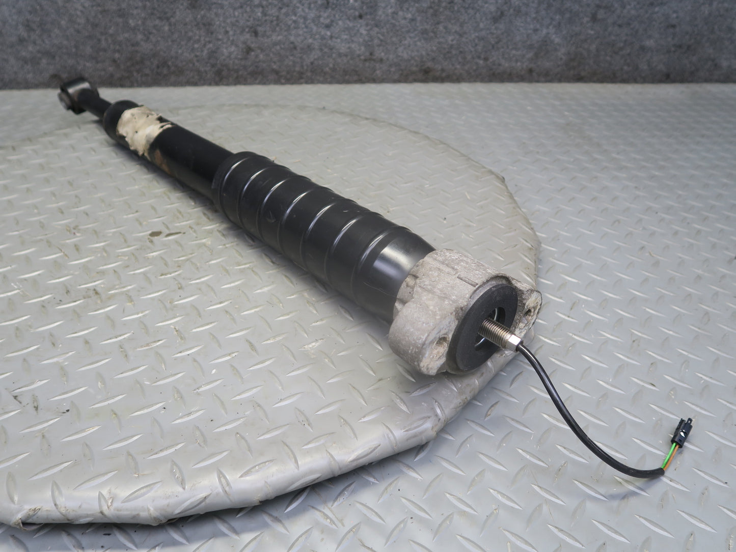 2017-2020 Maserati Levante M161 AWD Rear Right Air Strut Shock Absorber