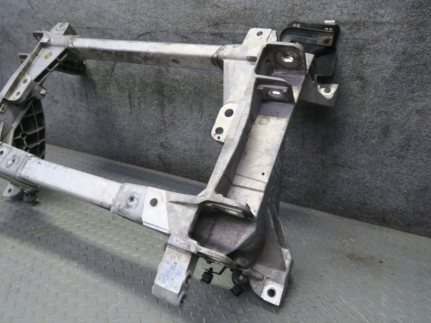 17-20 Maserati Levante M161 3.0L AWD Front Suspension Crossmember Carrier Cradle