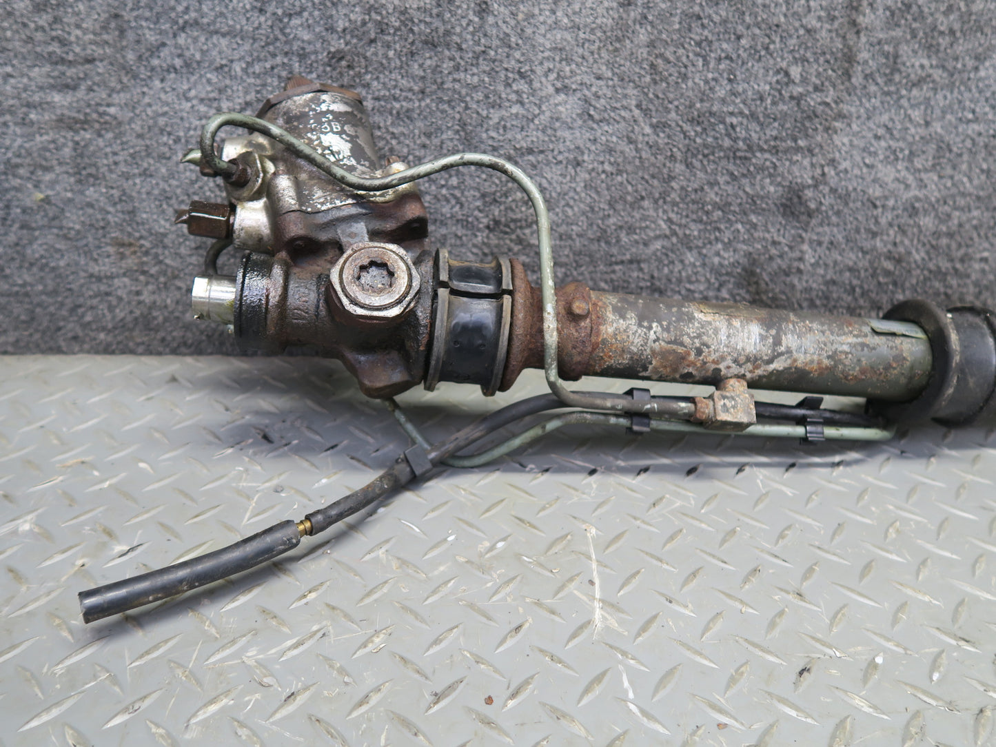 87-89 Nissan Z31 300ZX NON Turbo Power Steering Rack & Pinion OEM