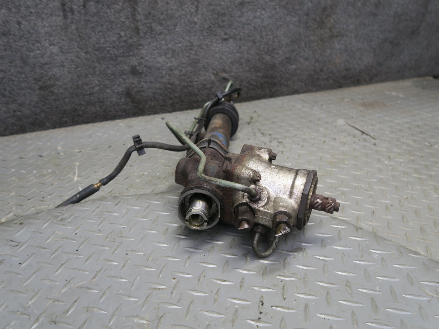 87-89 Nissan Z31 300ZX NON Turbo Power Steering Rack & Pinion OEM