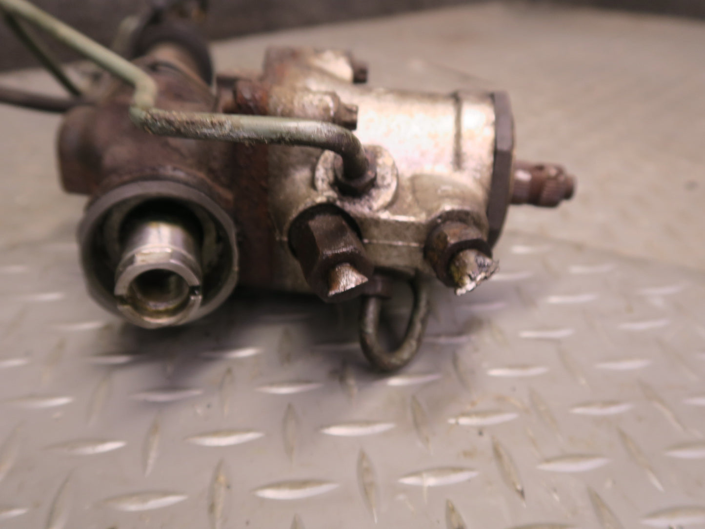 87-89 Nissan Z31 300ZX NON Turbo Power Steering Rack & Pinion OEM