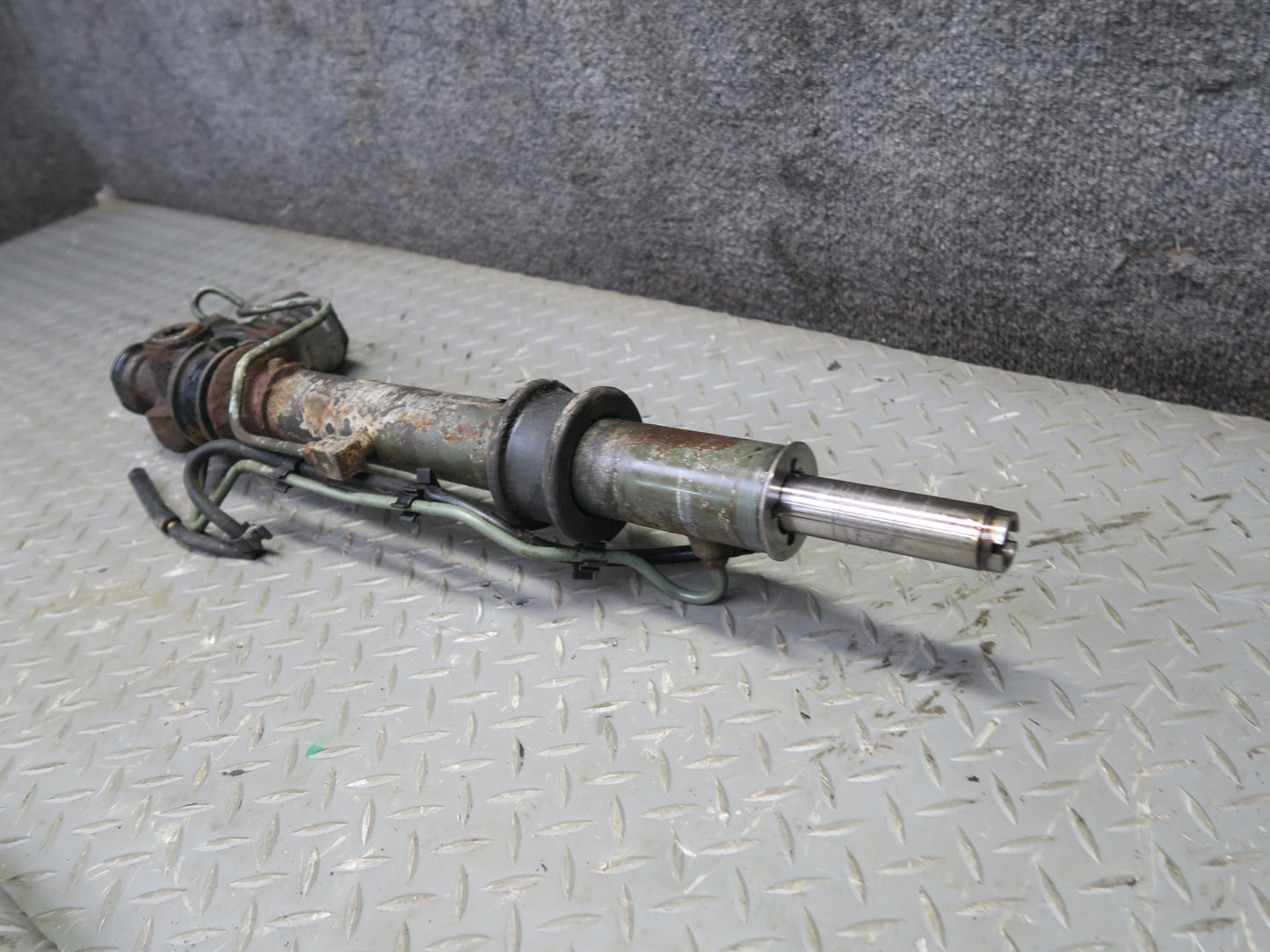 87-89 Nissan Z31 300ZX NON Turbo Power Steering Rack & Pinion OEM