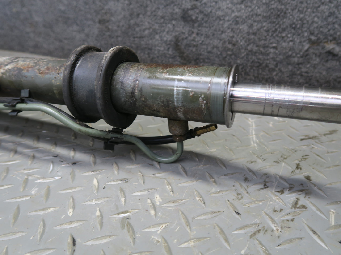 87-89 Nissan Z31 300ZX NON Turbo Power Steering Rack & Pinion OEM