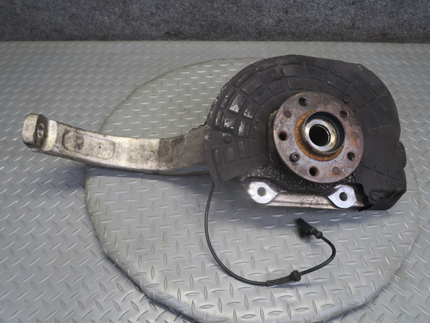 17-20 Maserati Levante M161 3.0L AWD Front Left Spindle Knuckle Wheel Hub 94K
