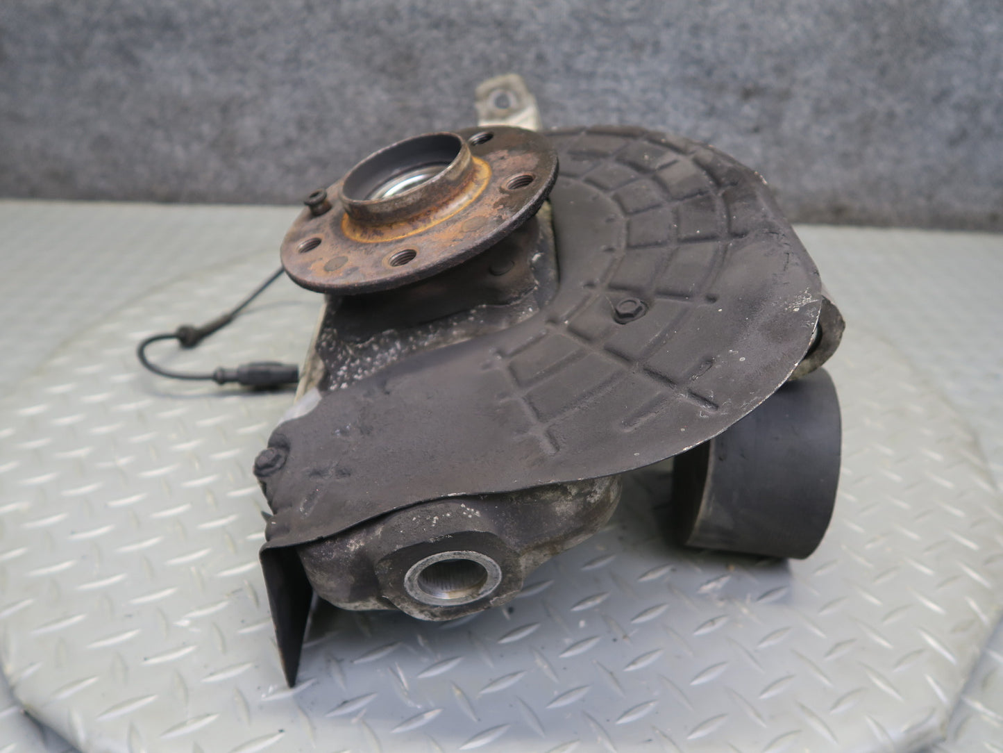 17-20 Maserati Levante M161 3.0L AWD Front Left Spindle Knuckle Wheel Hub 94K