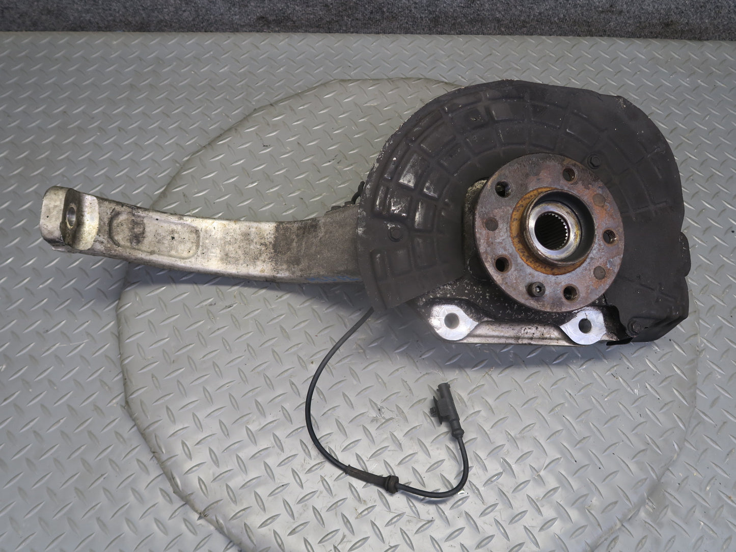 17-20 Maserati Levante M161 3.0L AWD Front Left Spindle Knuckle Wheel Hub 94K