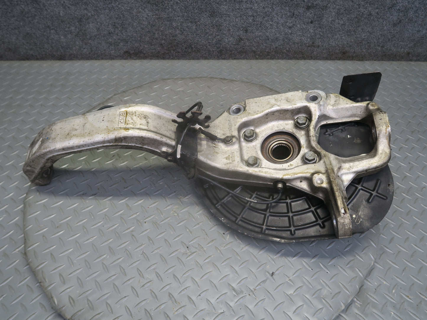 17-20 Maserati Levante M161 3.0L AWD Front Left Spindle Knuckle Wheel Hub 94K