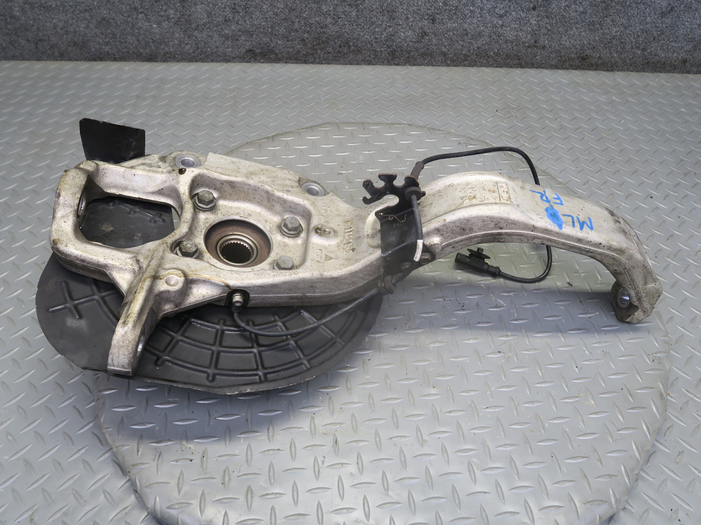 17-20 Maserati Levante M161 3.0L AWD Front Right Spindle Knuckle Wheel Hub 94K