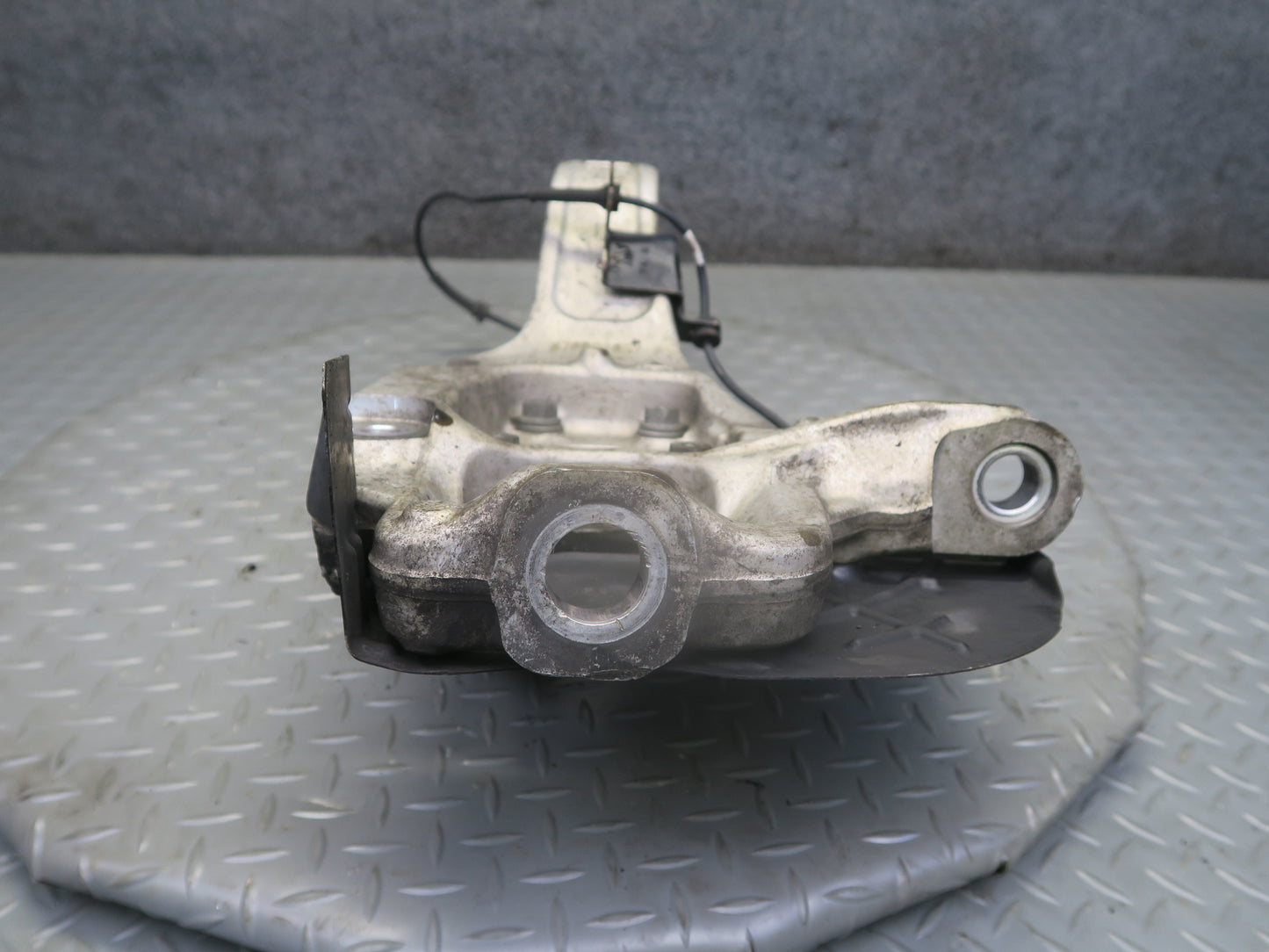 17-20 Maserati Levante M161 3.0L AWD Front Right Spindle Knuckle Wheel Hub 94K