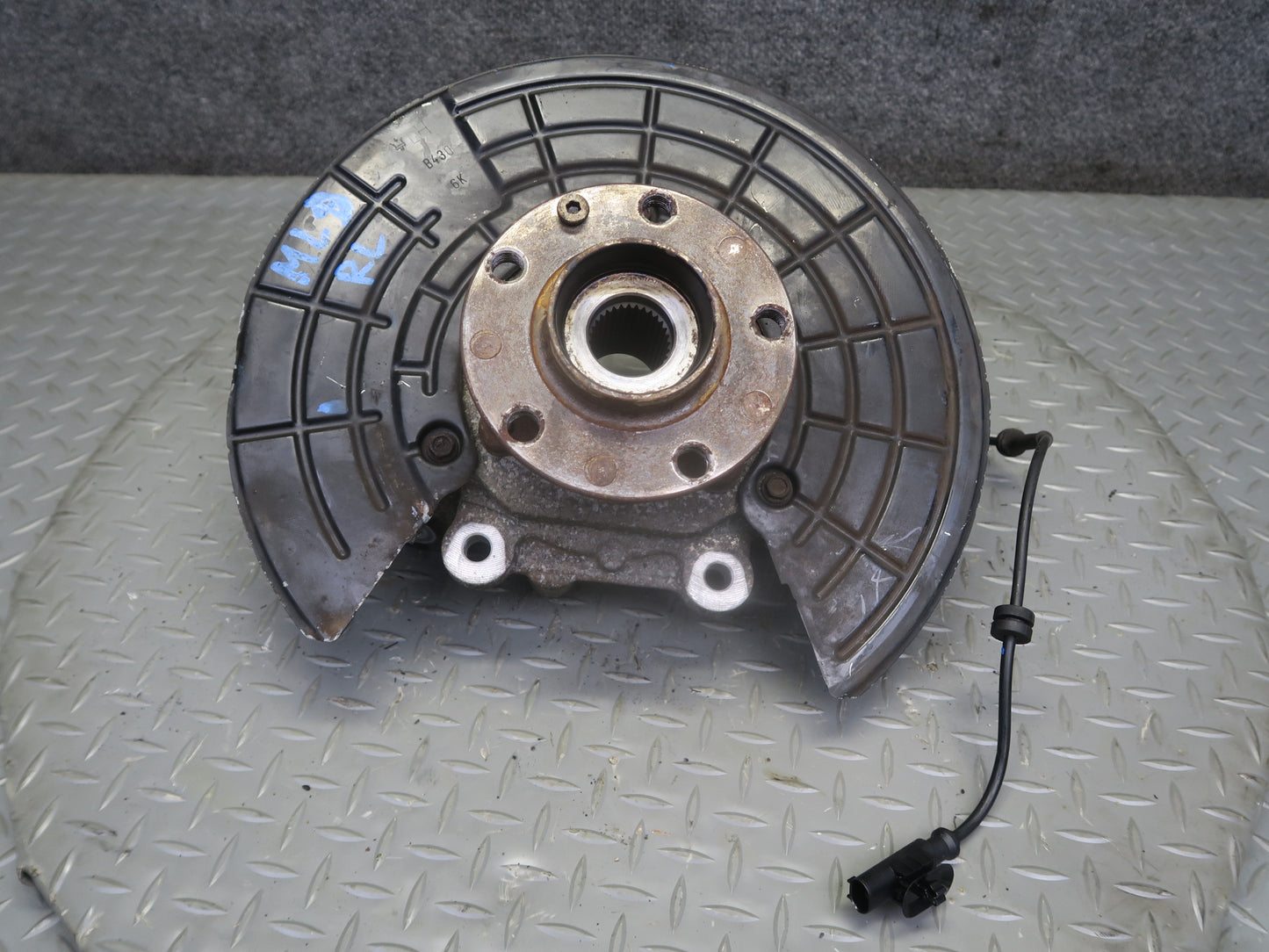 17-20 Maserati Levante M161 AWD Rear Left Spindle Knuckle Wheel Hub Bearing