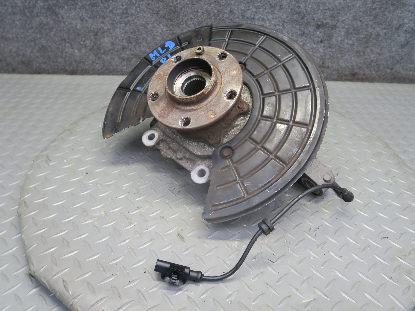 17-20 Maserati Levante M161 AWD Rear Left Spindle Knuckle Wheel Hub Bearing