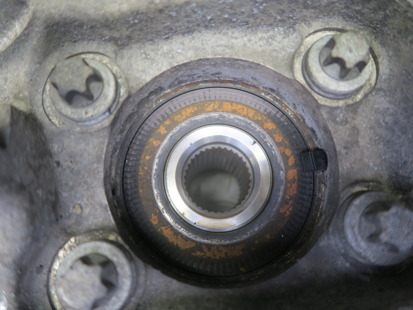 17-20 Maserati Levante M161 AWD Rear Left Spindle Knuckle Wheel Hub Bearing