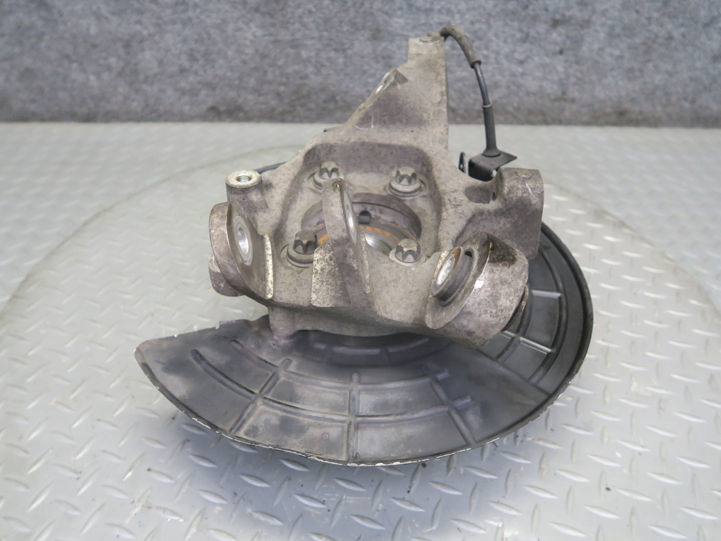17-20 Maserati Levante M161 AWD Rear Left Spindle Knuckle Wheel Hub Bearing