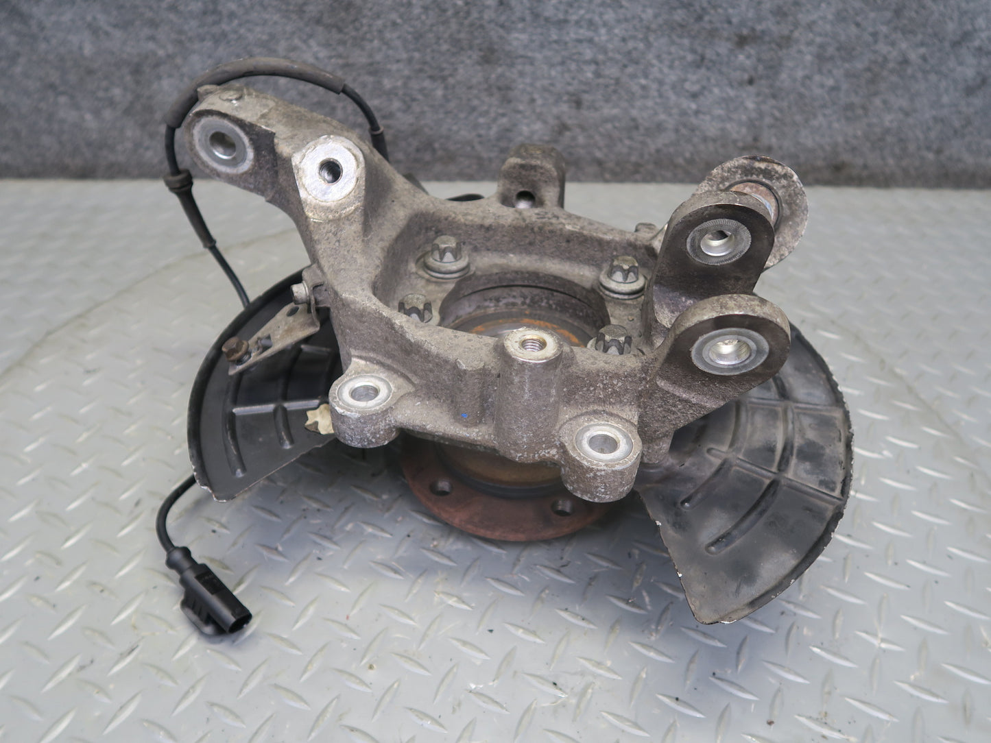 17-20 Maserati Levante M161 AWD Rear Left Spindle Knuckle Wheel Hub Bearing
