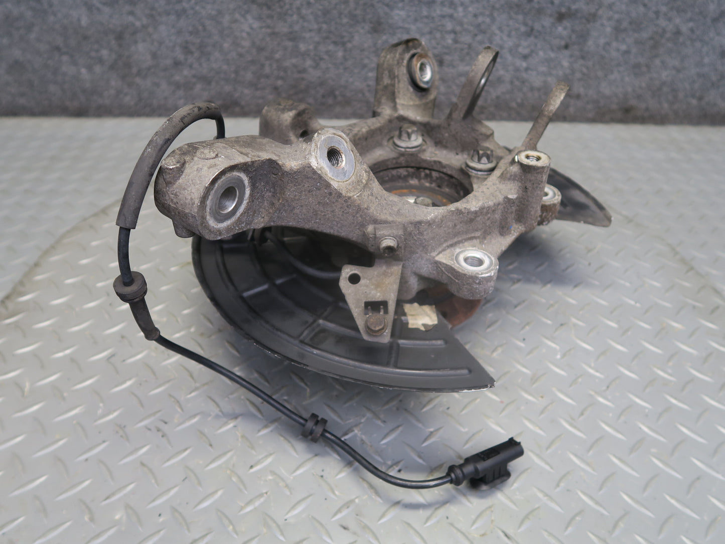 17-20 Maserati Levante M161 AWD Rear Left Spindle Knuckle Wheel Hub Bearing