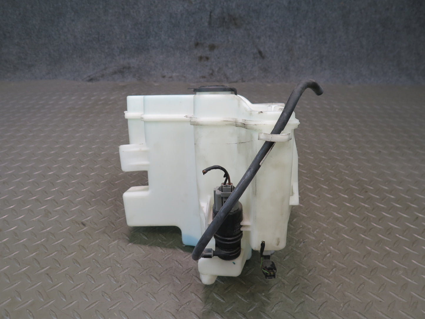 09-16 BMW E89 Z4 Windshield Washer Fluid Reservoir Tank w Pump OEM