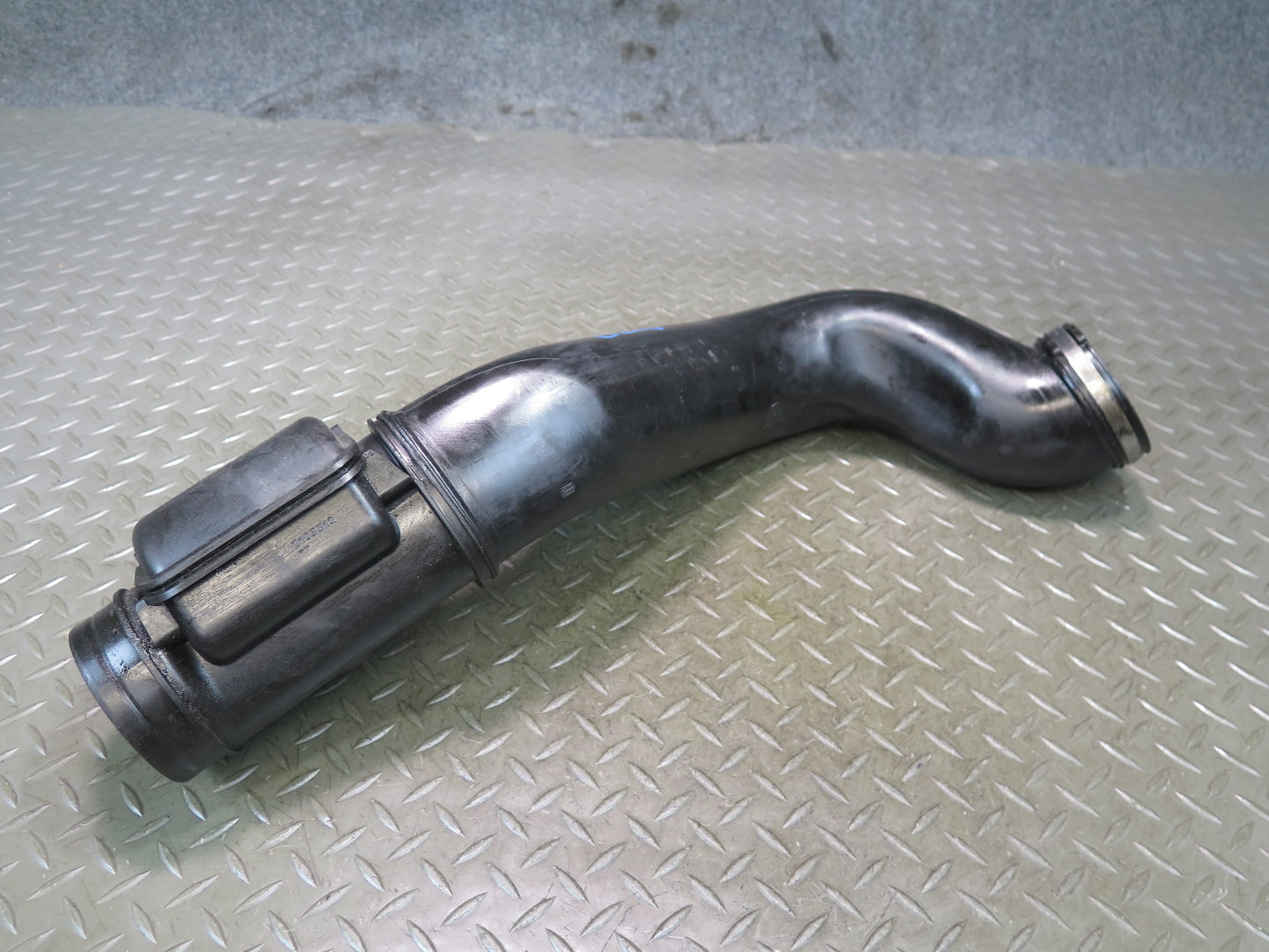 12-16 BMW E89 Z4 28i N20 Air Intake Duct Tube Hose 7613823 OEM