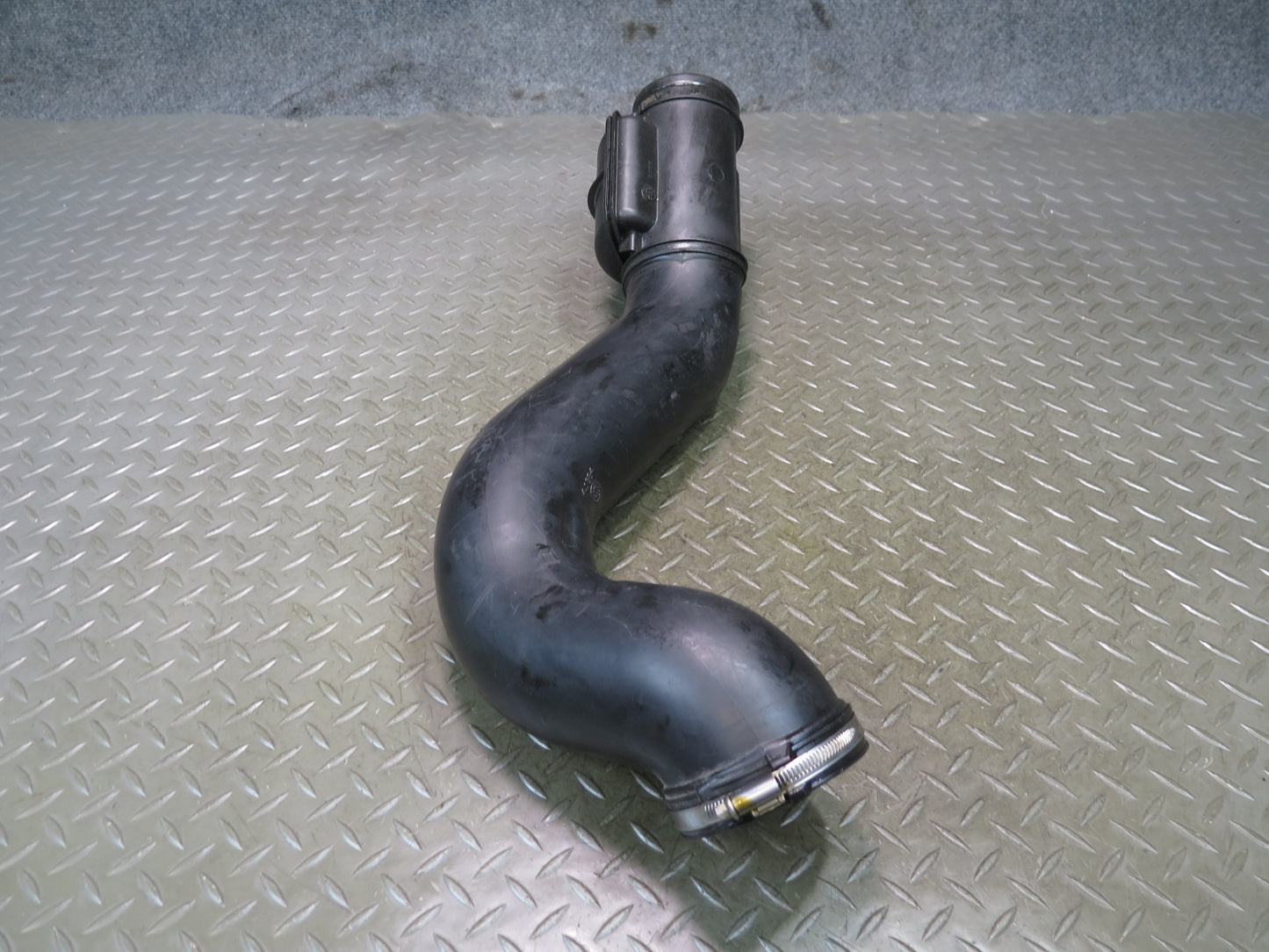 12-16 BMW E89 Z4 28i N20 Air Intake Duct Tube Hose 7613823 OEM