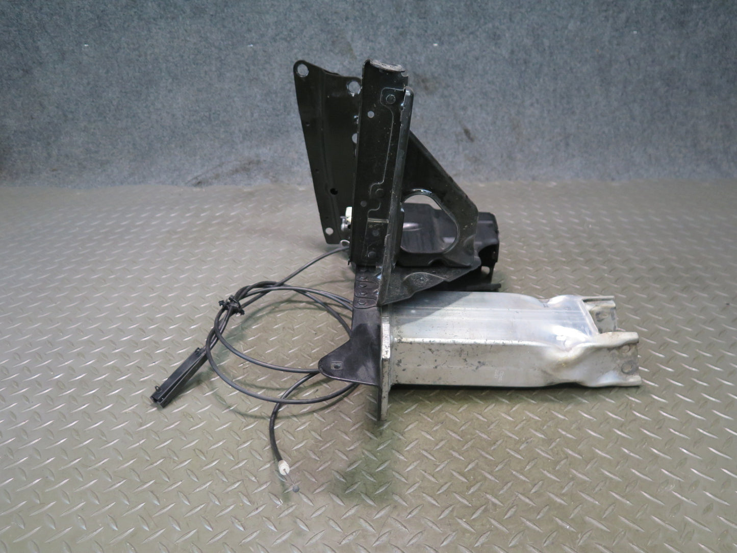 09-16 BMW E89 Z4 Front Right Radiator Core Support Frame Headlight Bracket OEM