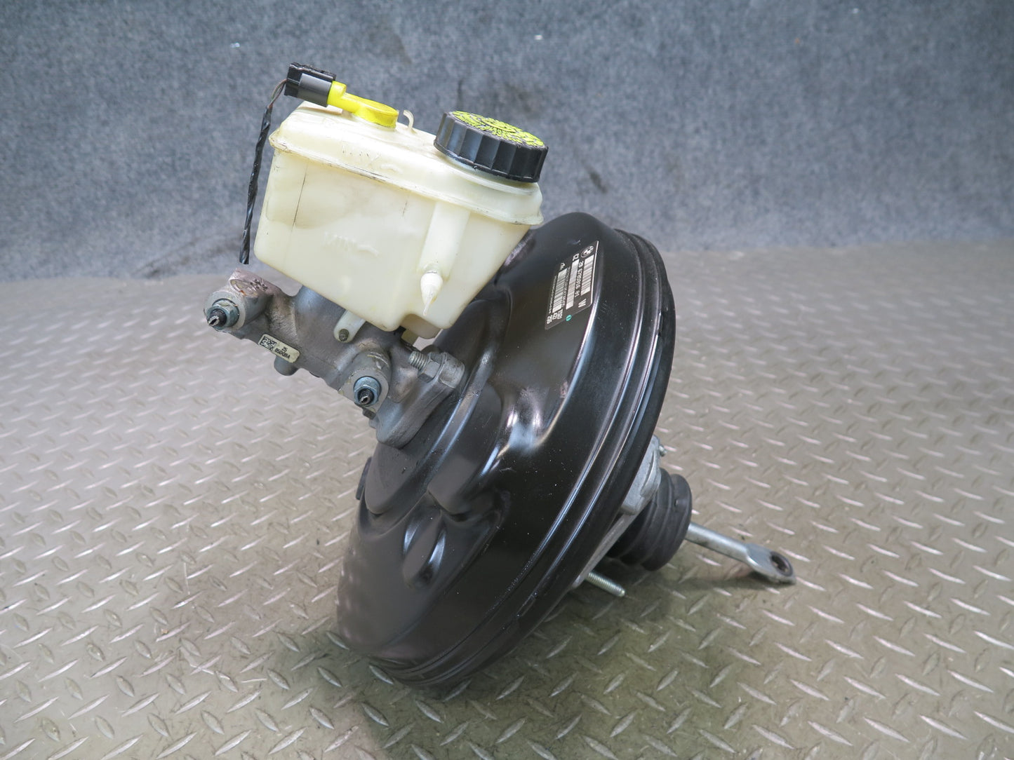 09-16 BMW E89 Z4 Brake Master Cylinder Booster Fluid Reservoir 6785916 OEM