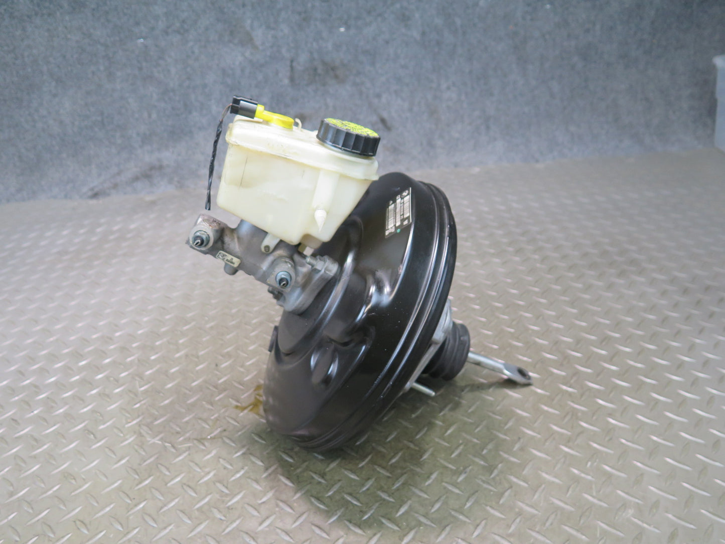 09-16 BMW E89 Z4 Brake Master Cylinder Booster Fluid Reservoir 6785916 OEM