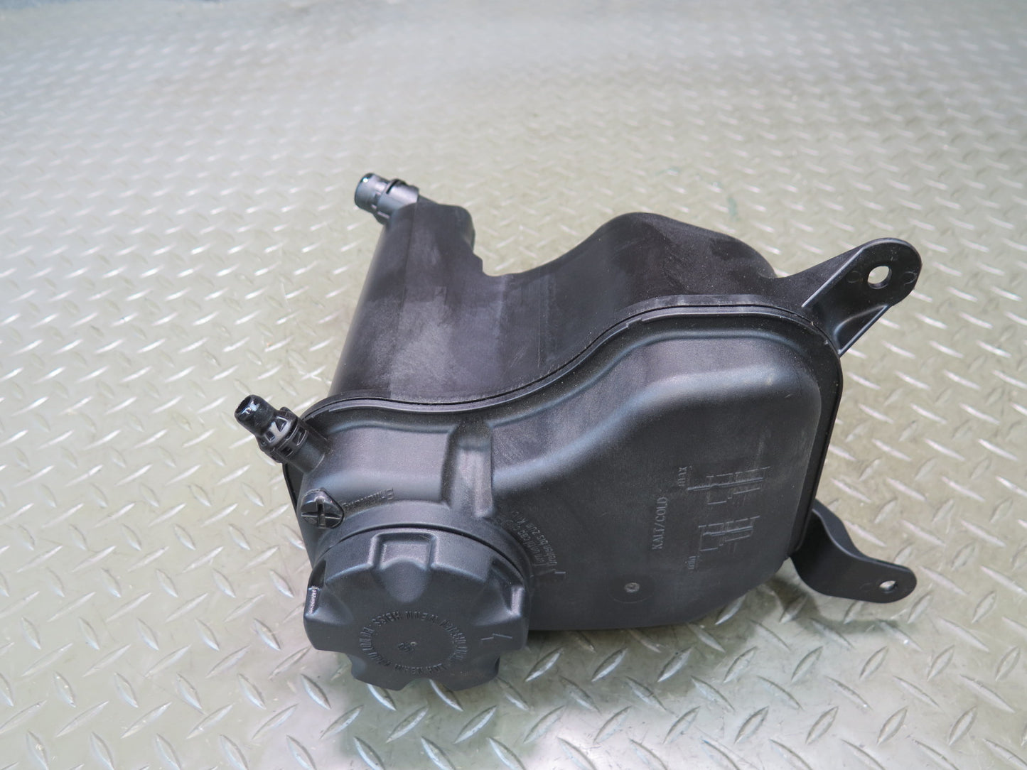 09-13 BMW E90 E92 E93 E89 Z4 Engine Coolant Expansion Reservoir Tank 7607482 OEM