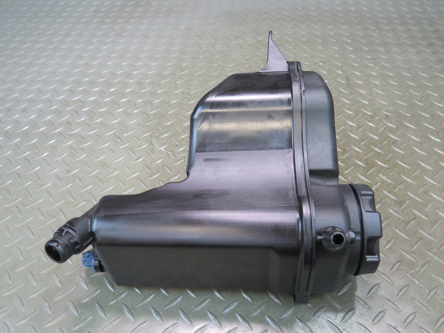 09-13 BMW E90 E92 E93 E89 Z4 Engine Coolant Expansion Reservoir Tank 7607482 OEM