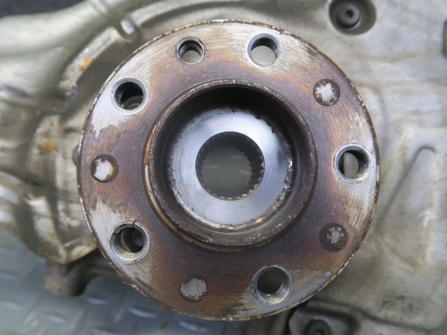 2018-2019 Alfa Romeo Stelvio 2.0L AWD Front Right Spindle Knuckle Wheel Hub