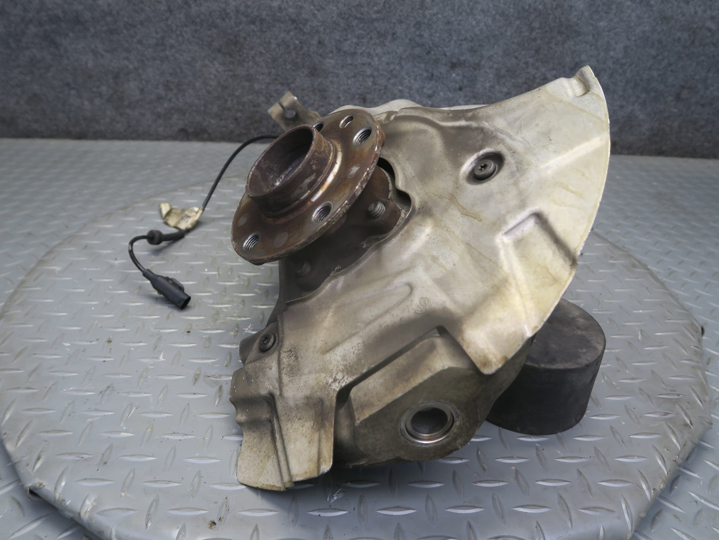 2018-2019 Alfa Romeo Stelvio 2.0L AWD Front Right Spindle Knuckle Wheel Hub