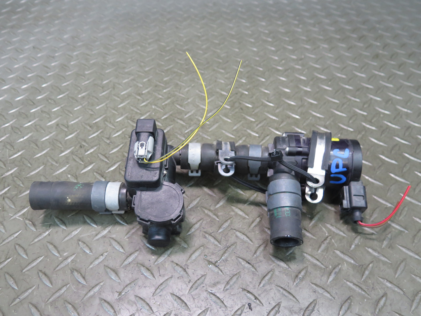 11-14 Porsche Cayenne 958 4.8L Hvac Heater Water Control  Auxiliary Valve Set
