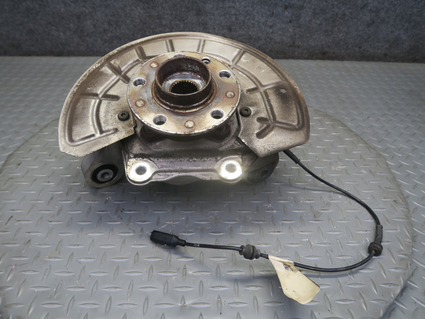 2017-2023 Alfa Romeo Stelvio 2.0L AWD Rear Right Spindle Knuckle Wheel Hub 88K