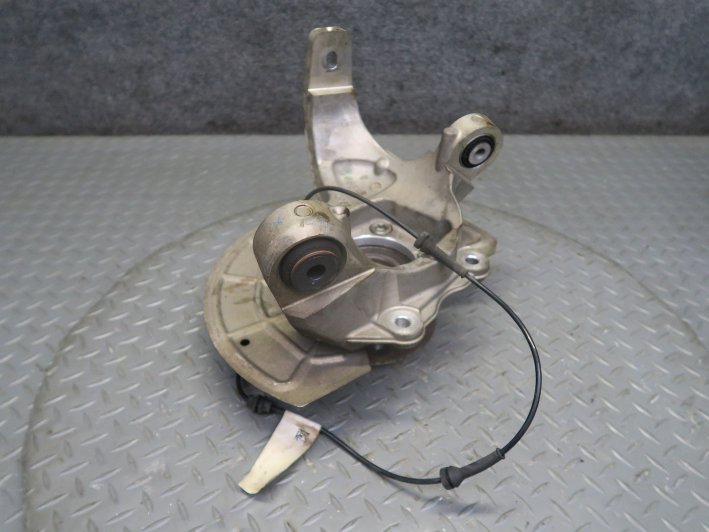 2017-2023 Alfa Romeo Stelvio 2.0L AWD Rear Right Spindle Knuckle Wheel Hub 88K