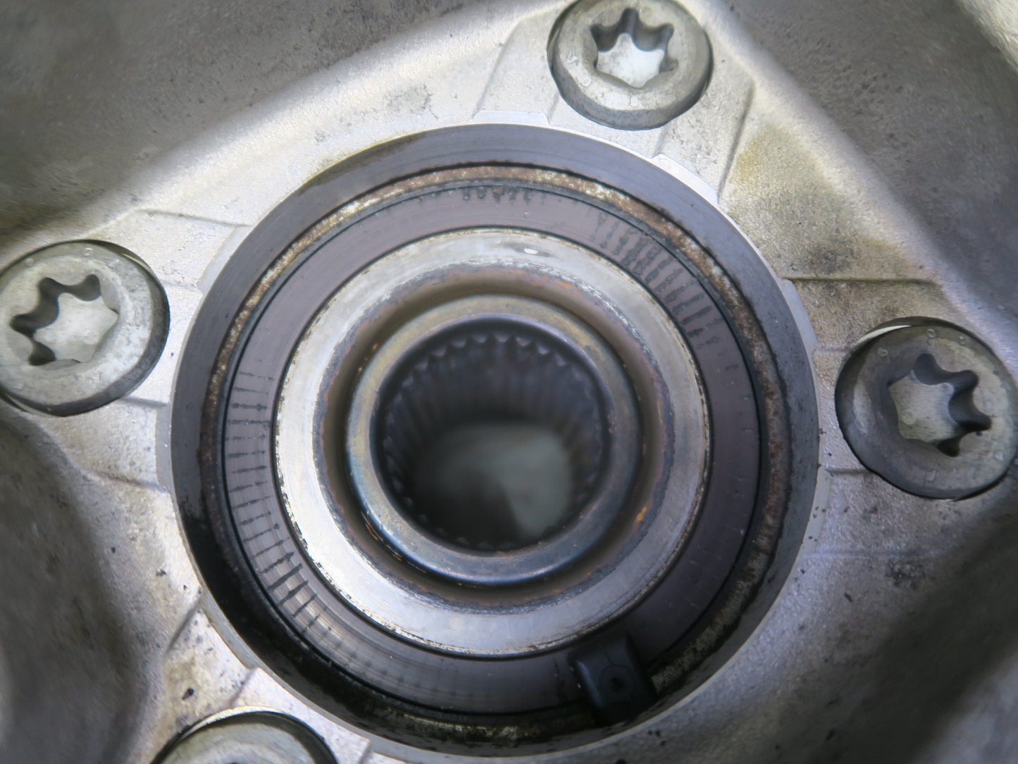 2017-2023 Alfa Romeo Stelvio 2.0L AWD Rear Left Spindle Knuckle Wheel Hub 88K