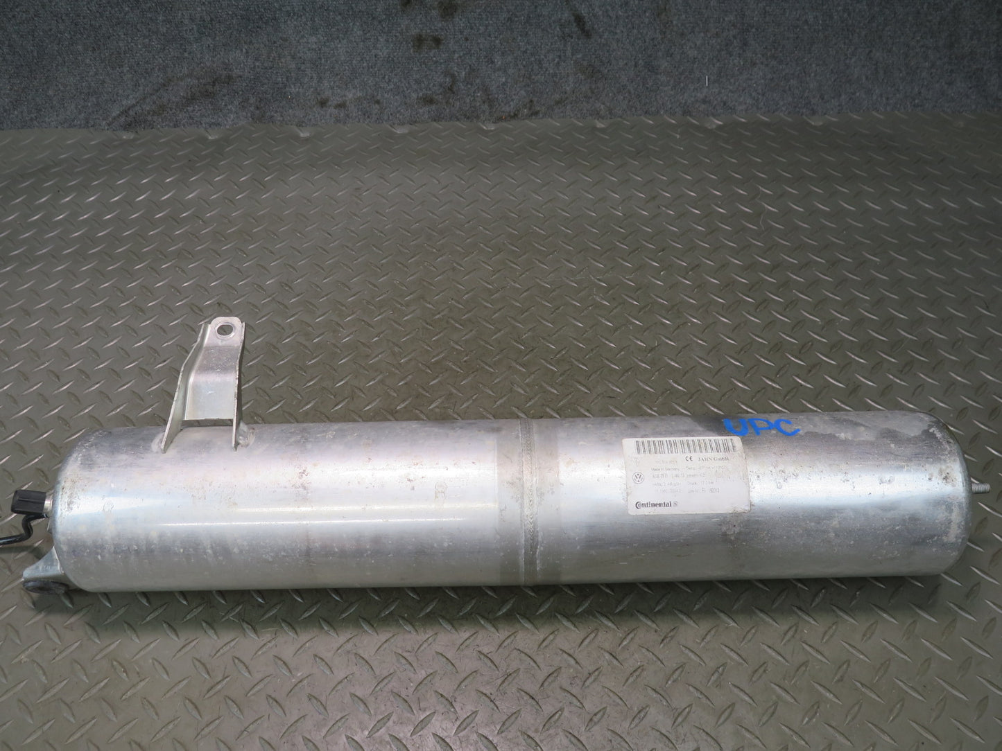 2011-2018 Porsche Cayenne 958 Air Suspension Tank Reservoir 7P0616201A