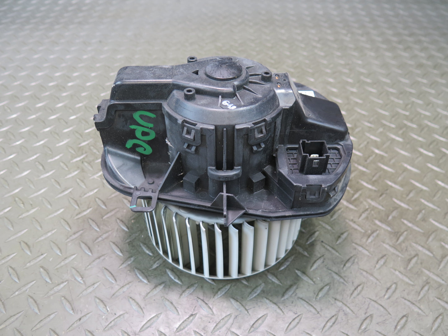 2011-2018 Porsche Cayenne 958 A/C Heater Blower Motor  Fan w Resistor 7P0820021H