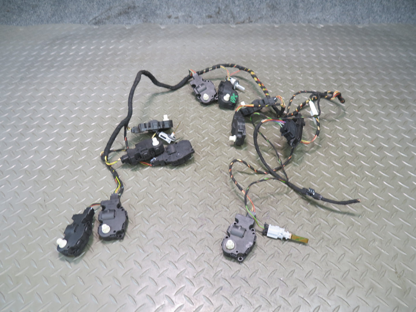 2011-2018 Porsche Cayenne 958 A/C Heater Flap Door Actuator Motor Wiring Set