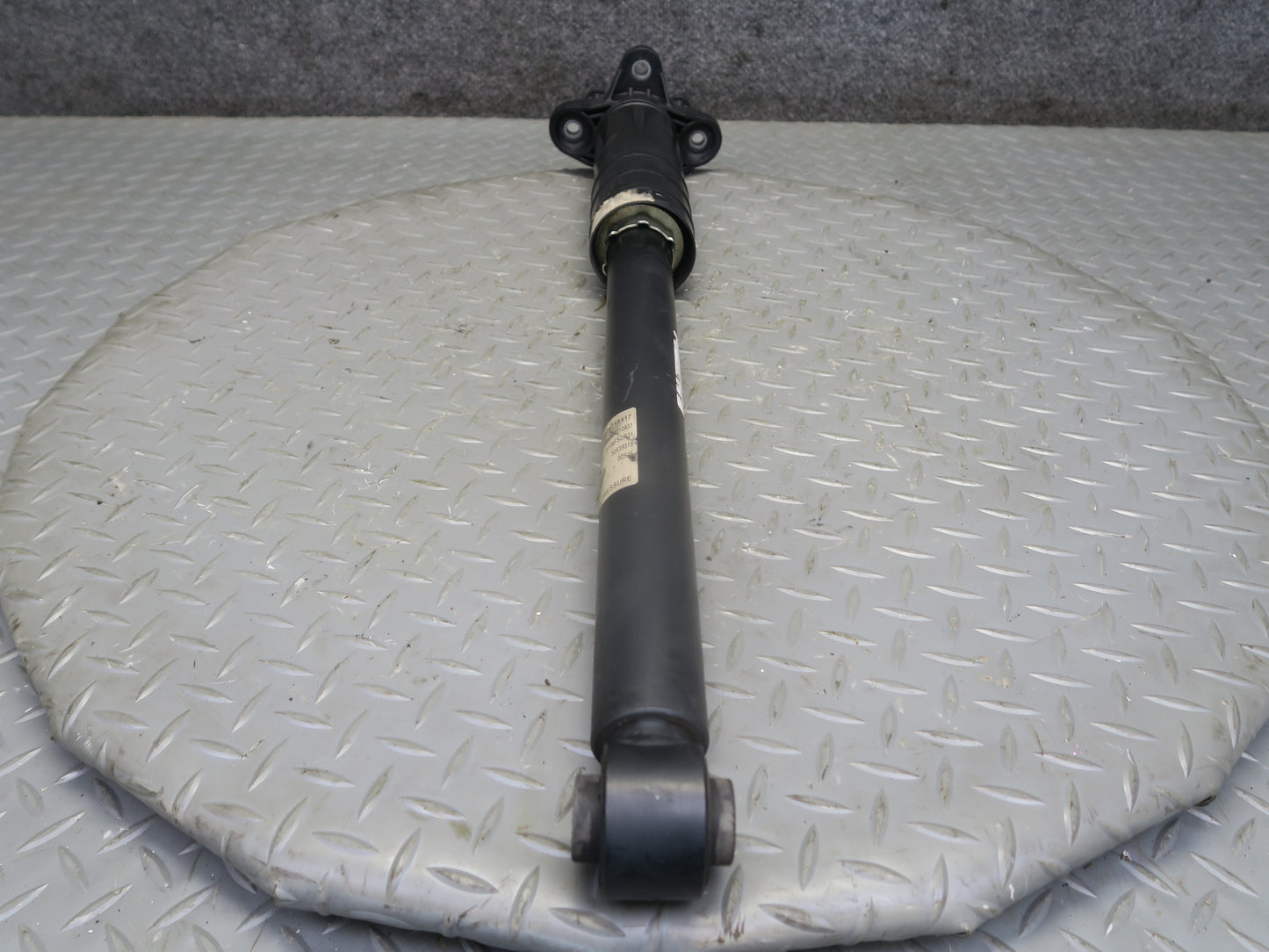 2017-2023 Alfa Romeo Stelvio 2.0L AWD Rear Left & Right Shock Strut Absorber Set