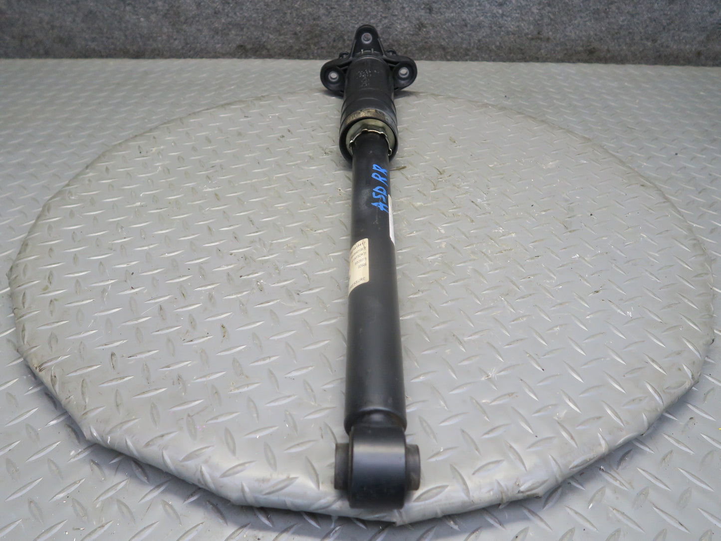 2017-2023 Alfa Romeo Stelvio 2.0L AWD Rear Left & Right Shock Strut Absorber Set